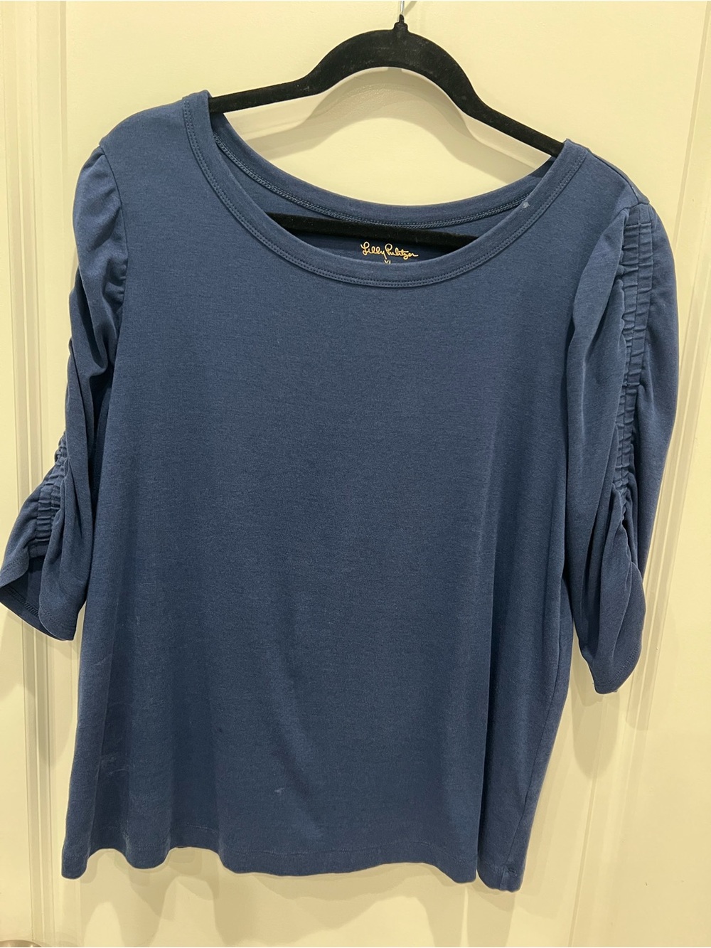 Lilly Pulitzer Slate Blue Ruched Sleeve Short Sleeve Tee - Picture 4 of 7